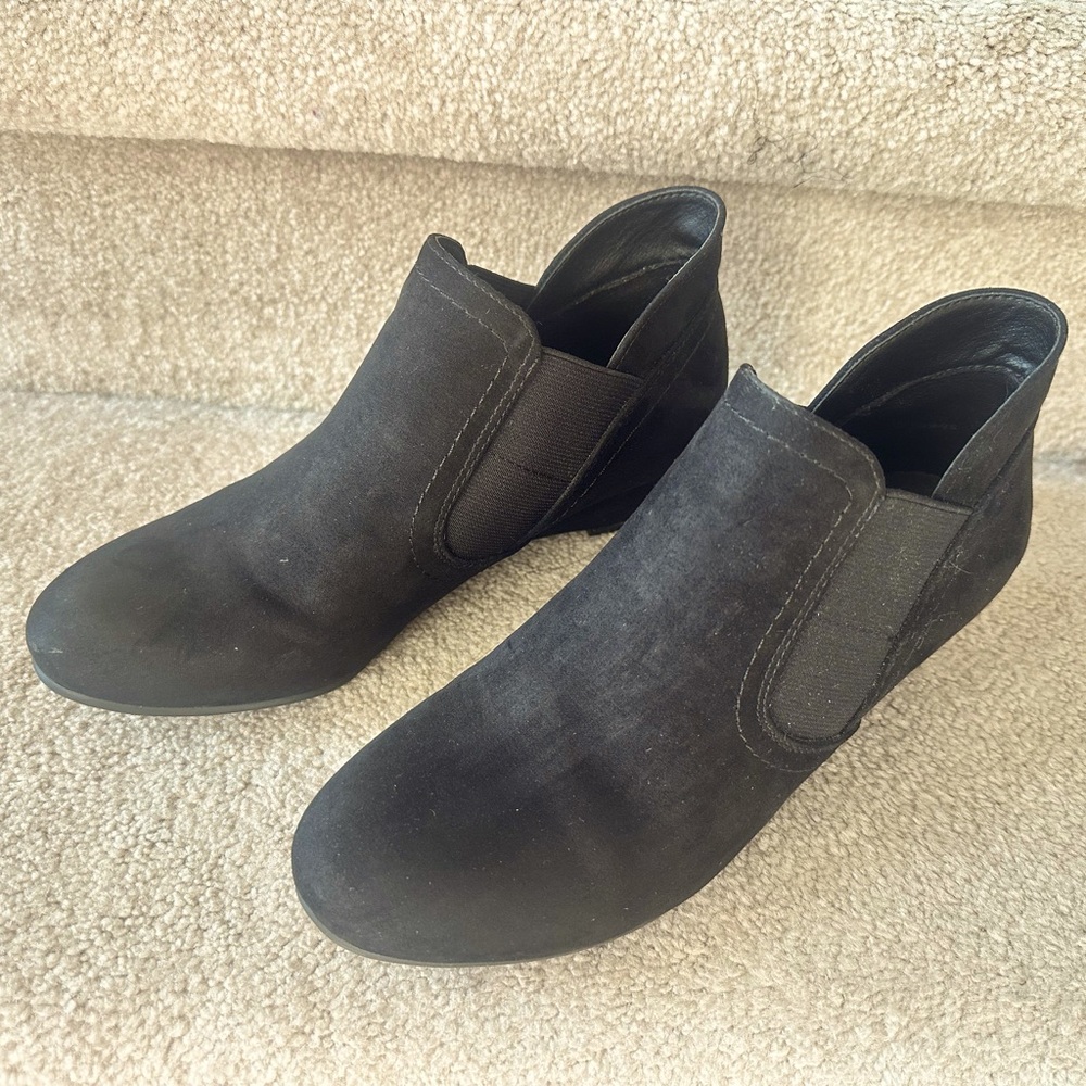 Youth girls booties size 3